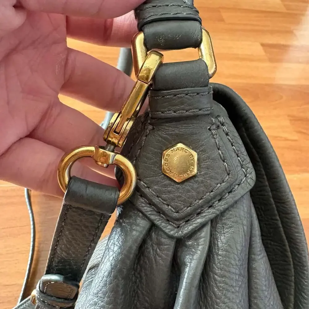 Marc by Marc Jacobs Lil Ukita Crossbody Shoulder Bag Gray Pebbled Leather